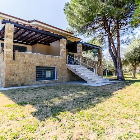 Maisonette Ioanna 70 M From Glarokavos Beach
