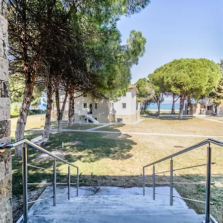 Maisonette Ioanna 70 M From Glarokavos Beach * Pefkochori