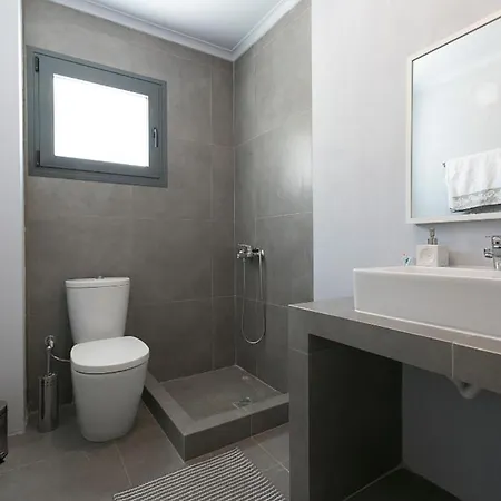 Maisonette Ioanna 70 M From Glarokavos Beach Pefkochori